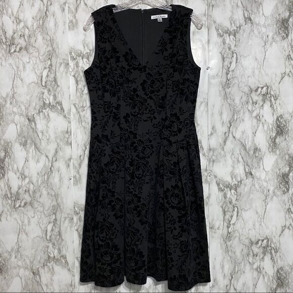 Simply Liliana Black Velvet Floral Print Dress‎ - Picture 2 of 8